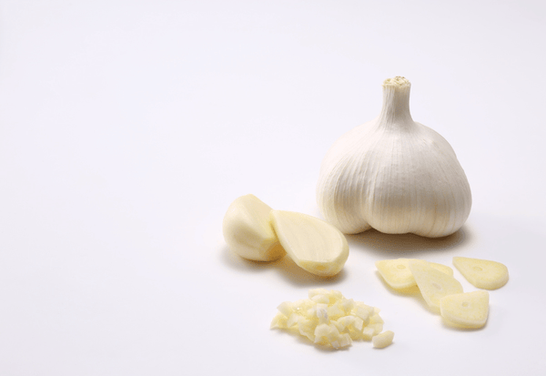 知られざるにんにくの魅力：旬、栄養、効果を徹底解説