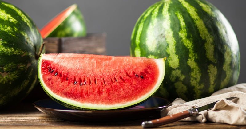 スイカは野菜？果物？分類の謎を徹底解剖！