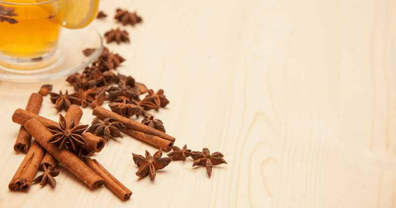 シナモンを余すことなく楽しむ！スティックからパウダーまで、プロが教える食べ方完全ガイド