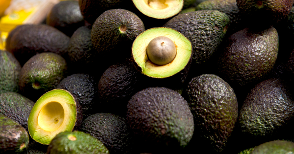 離乳食のアボカド完全ガイド：開始時期、下ごしらえ、月齢別レシピを解説