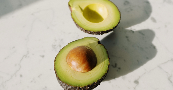 アボカドはいつから？離乳食への取り入れ方と注意点を解説