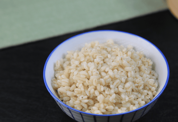 もち麦ダイエットガイド：効果的な方法、レシピ、リバウンド対策