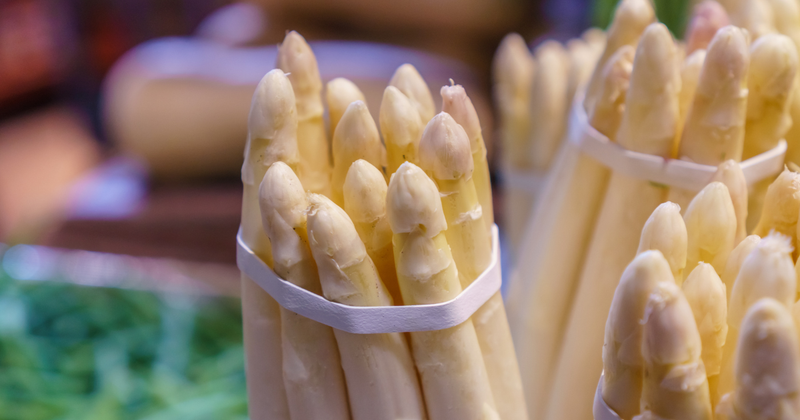 ホワイトアスパラガスを極める：選び方から絶品リゾットレシピまで