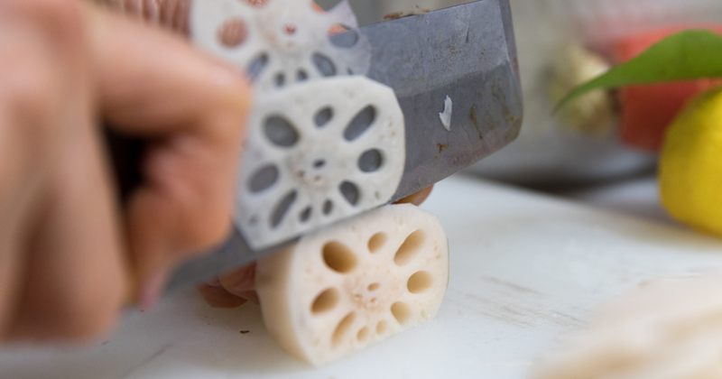 シャキシャキ？ホクホク？れんこんの茹で時間と食感を極める！