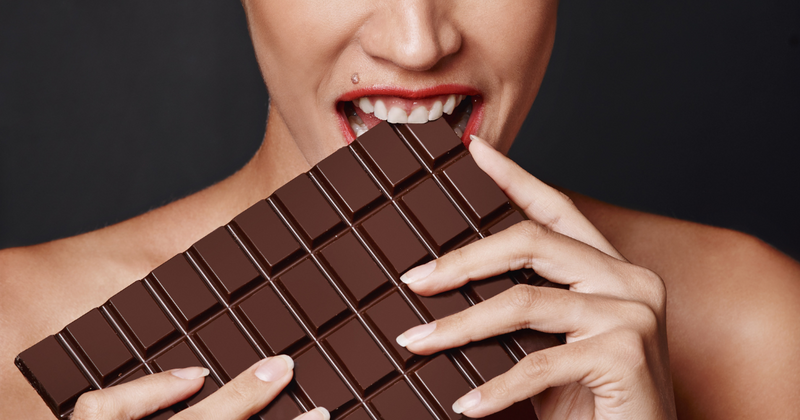 チョコレートを食べると鼻血が出る？真実と原因、健康的な楽しみ方を解説