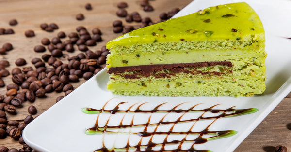 聖夜を彩る、ピスタチオのクリスマスケーキ