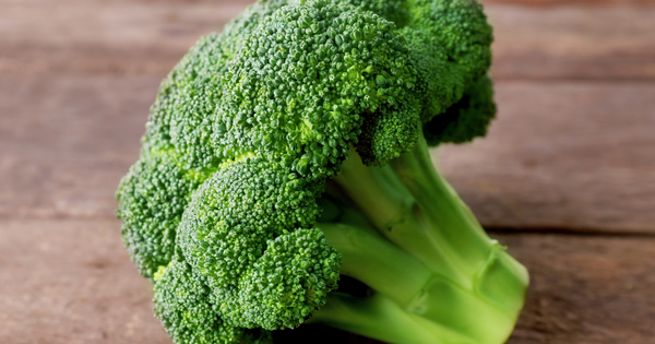 ブロッコリーを生で食べる？知っておきたい安全性と栄養、おすすめレシピ