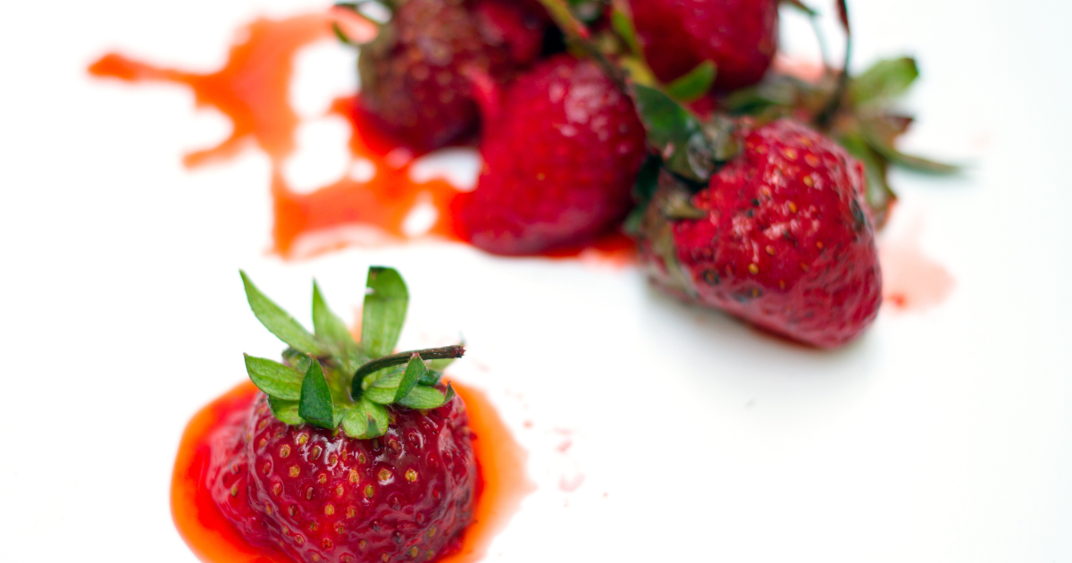 腐ったイチゴを食べた！原因、症状、対処法、予防策を徹底解説