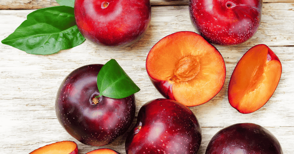 すももの食べ過ぎでどうなる？適切な食べ方と健康リスク