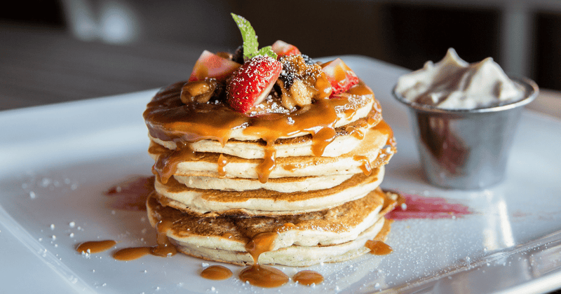 パンケーキタワー：特別な日を華やかに彩る！