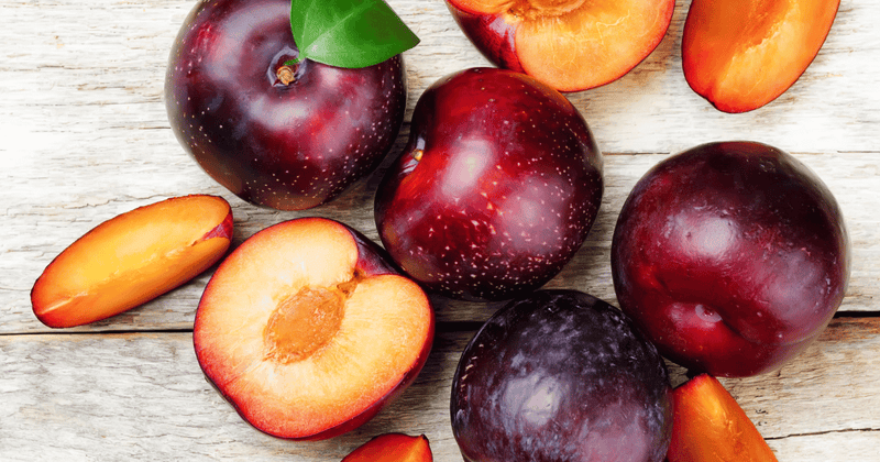 すもも食べすぎで後悔しない！栄養とリスク、適量を知って美味しく健康に