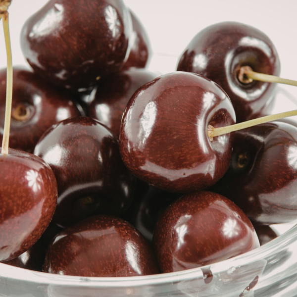 ダークチェリーの魅惑：品種、活用法、お菓子作りの秘訣