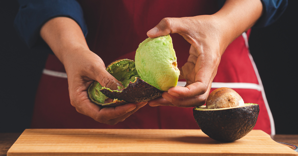 もう失敗しない！アボカドの皮むき完全ガイド：簡単・キレイな方法を徹底解説