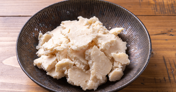 酒粕をそのまま食べる？驚きの効果と安全な食べ方ガイド