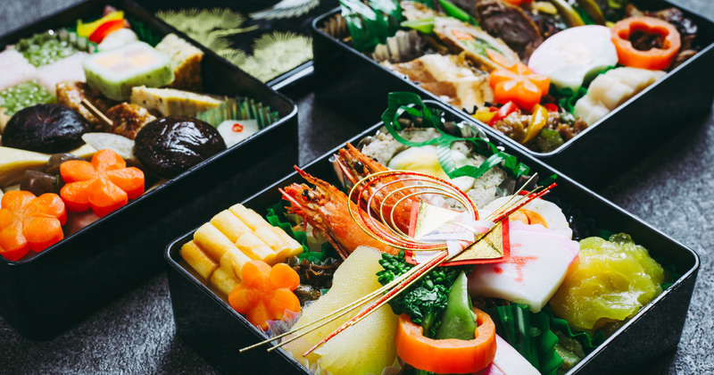 お正月を彩る食卓：伝統と家族の笑顔が織りなす祝いの料理