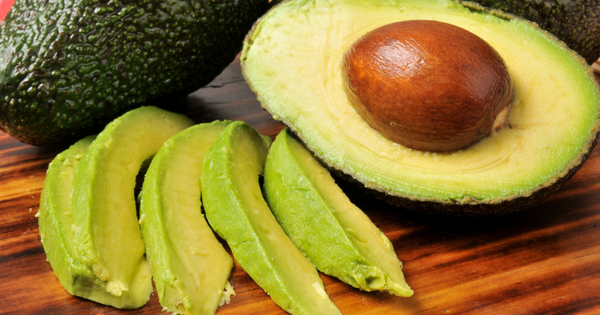 もう失敗しない！アボカドの選び方：食べ頃を見極めるコツ