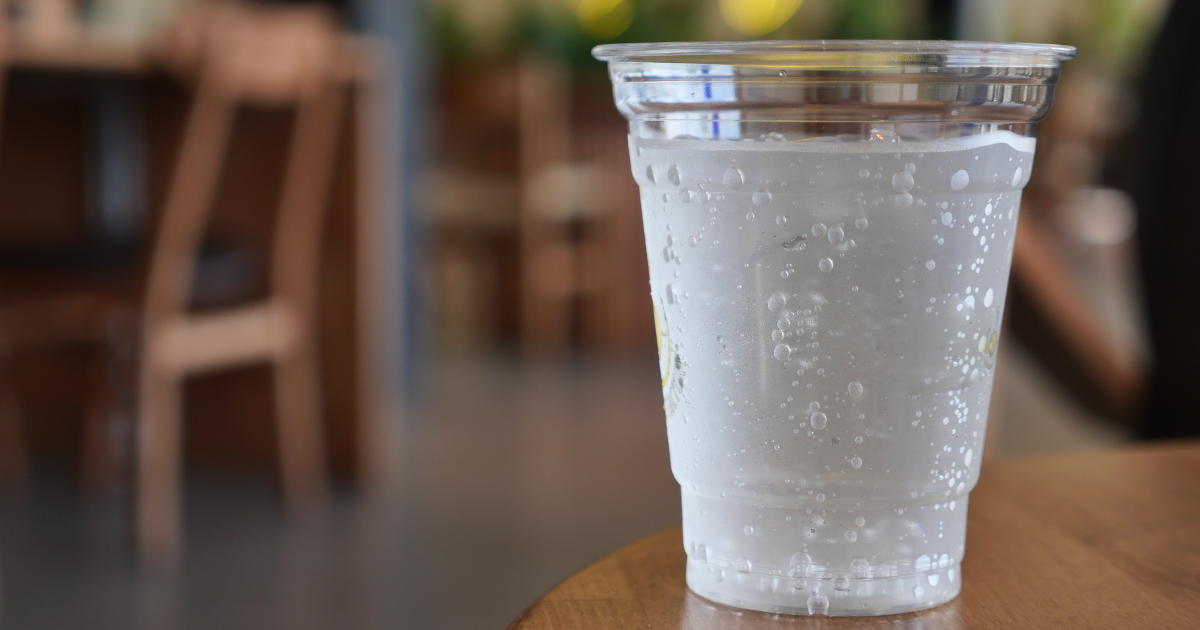 炭酸水にハチミツは溶けない？炭酸を逃さず美味しく溶かす方法とアレンジレシピ