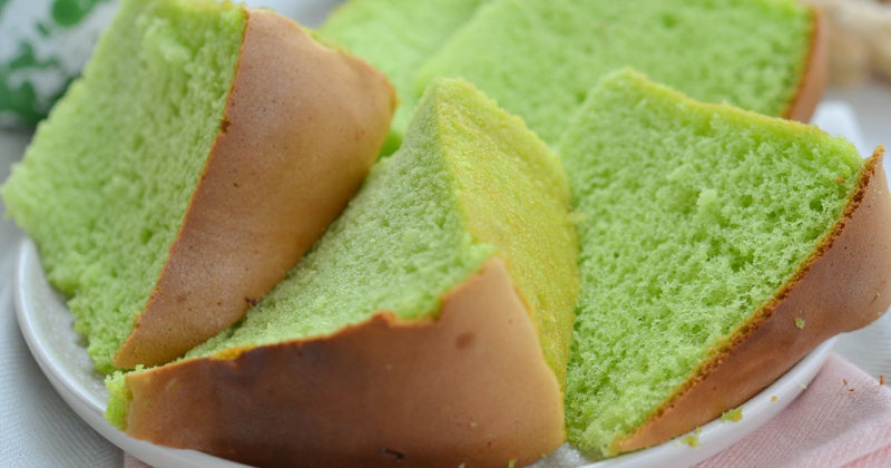 抹茶シフォンケーキ： ふわふわ食感と抹茶の香りが織りなす至福のひととき