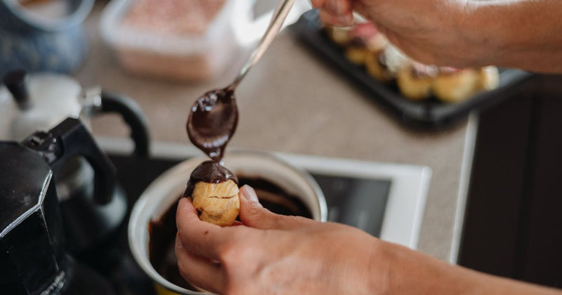 失敗しない！チョコレートコーティングの作り方：プロが教える基本と応用