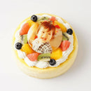 【冷凍】みずみずしいフルーツが乗った写真ケーキ 濃厚スフレ チーズ ケーキ デコレーション 15.5cm ｜ケーキ｜いちごおじさんの洋菓子工房 | ケーキ 写真 プレート・誕生日ケーキ 写真 - スイーツモール