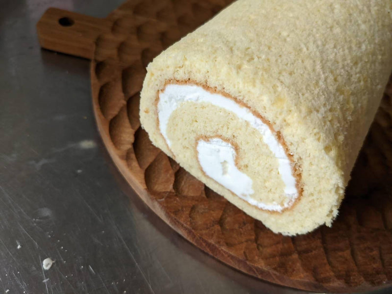 【冷凍】平飼い卵の生ロールケーキ 2本セット | ロールケーキ | お菓子工房きいちご | 米粉ケーキ・こだわり たまごスイーツ - スイーツモール