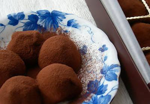 【冷凍】和菓子屋さんがまじめに作った 生チョコ餅 こころ | 生チョコレート | 菓匠寿々木 - スイーツモール