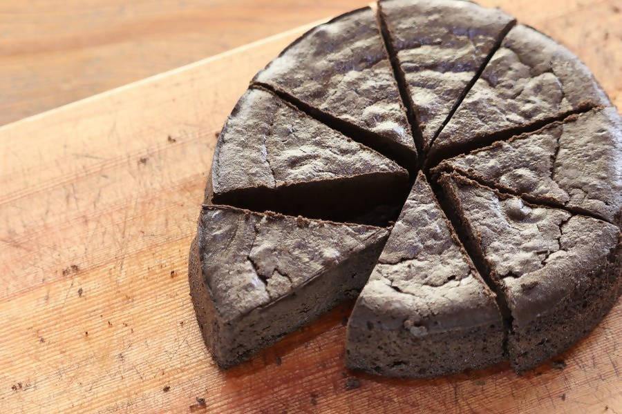 【冷蔵】すみやの炭チョコケーキ オーガニック ヘルシー ビター | チョコレートケーキ | すみやのくらし | ビターチョコレート - スイーツモール