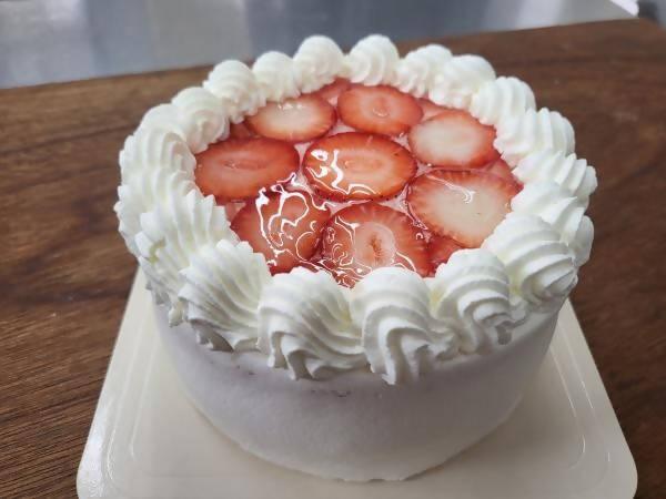 【冷凍】ストロベリースライスケーキ 5号 | ケーキ | ケーキ工房モンクール-ケーキ-ケーキ工房モンクール