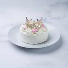 【冷凍】色が選べるプリンセスティアラケーキ ココアスポンジ＆チョコクリームサンド 4号 12cm | ケーキ | La vie en Rose - スイーツモール