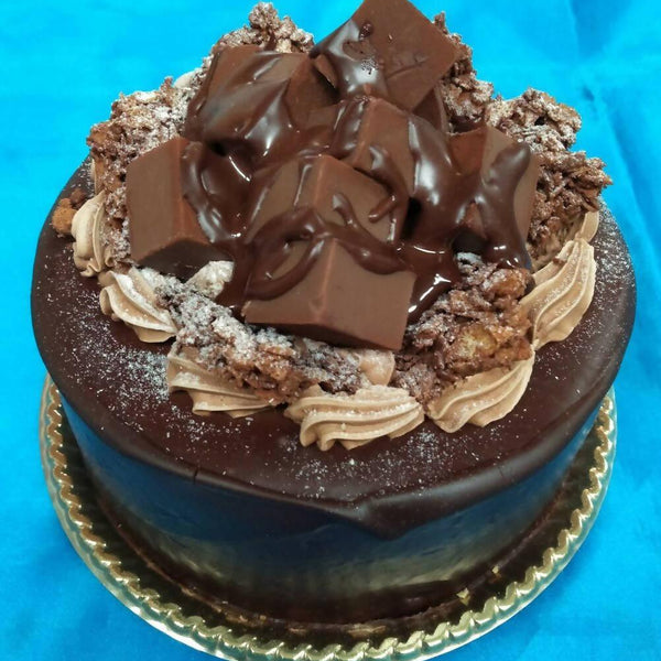 濃厚チョコレートのデコレーションケーキ！記念日にもおすすめの