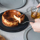 【冷凍】ハチミツをかけて完成する濃蜜チーズケーキ ｜チーズケーキ｜CALMATI（カルマーティ） - スイーツモール