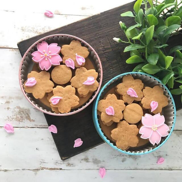 お祝いの贈り物にぴったりの桜モチーフ ♪ さくらアイシングクッキー 缶入りの通販・お取り寄せ | クッキー | Dream Sweets  Factory | オリジナルクッキー缶・クッキー缶 人気 | アイシングクッキー缶 | クッキー アイシング 通販｜桜 アイシング クッキー｜桜型  クッキー ...