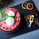 【冷凍】雪だるまの「だーさん」と楽しむクリスマスチョコムースタルト | タルト・雪だるまケーキ | Calme（カルム）| サンタケーキ - スイーツモール