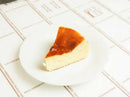 【冷凍】バスクチーズケーキ(1カット)｜チーズケーキ｜チーズケーキと豆腐スイーツの店　おめざや│おいしい チーズケーキ - スイーツモール