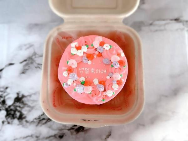 【冷凍】色が選べるお花畑なセンイルケーキ ランチボックス入り 10cm | ケーキ | La vie en Rose - スイーツモール