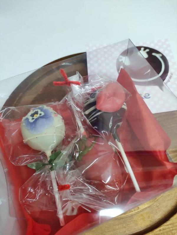 【冷蔵】ビオラのお花 ポップケーキ 3本ボックス | ケーキ | ミホパンポップケーキ - スイーツモール