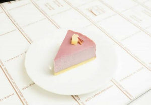【冷凍】チーズケーキ 紫芋(1カット)｜チーズケーキ｜チーズケーキと豆腐スイーツの店　おめざや - スイーツモール